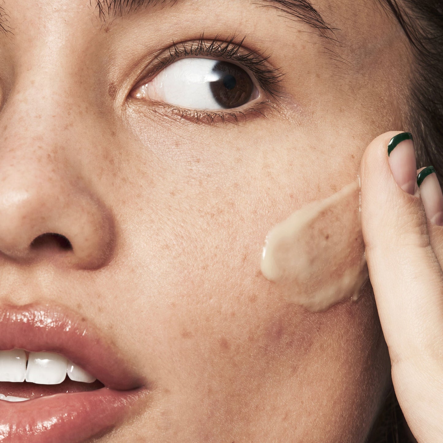 blemish-breakthrough-acne-calming-water-cream-c4 021522_Isabella_Acne_After_0462_FINAL_IGF_9e5f70b6-f47c-4bf3-9a7f-a9f223867f61.jpg