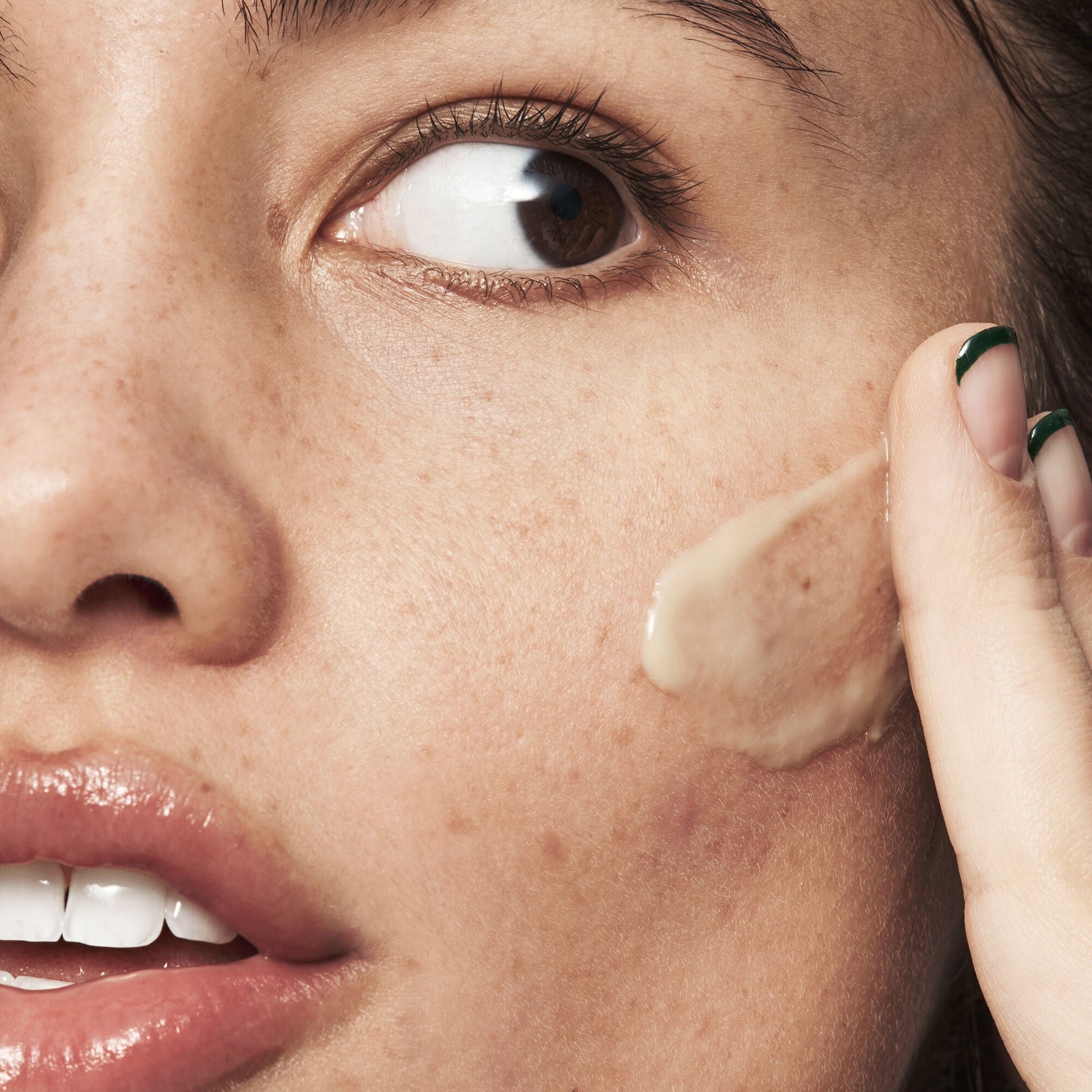 blemish-breakthrough-acne-calming-water-cream-c4 021522_Isabella_Acne_After_0462_FINAL_IGF_9e5f70b6-f47c-4bf3-9a7f-a9f223867f61.jpg