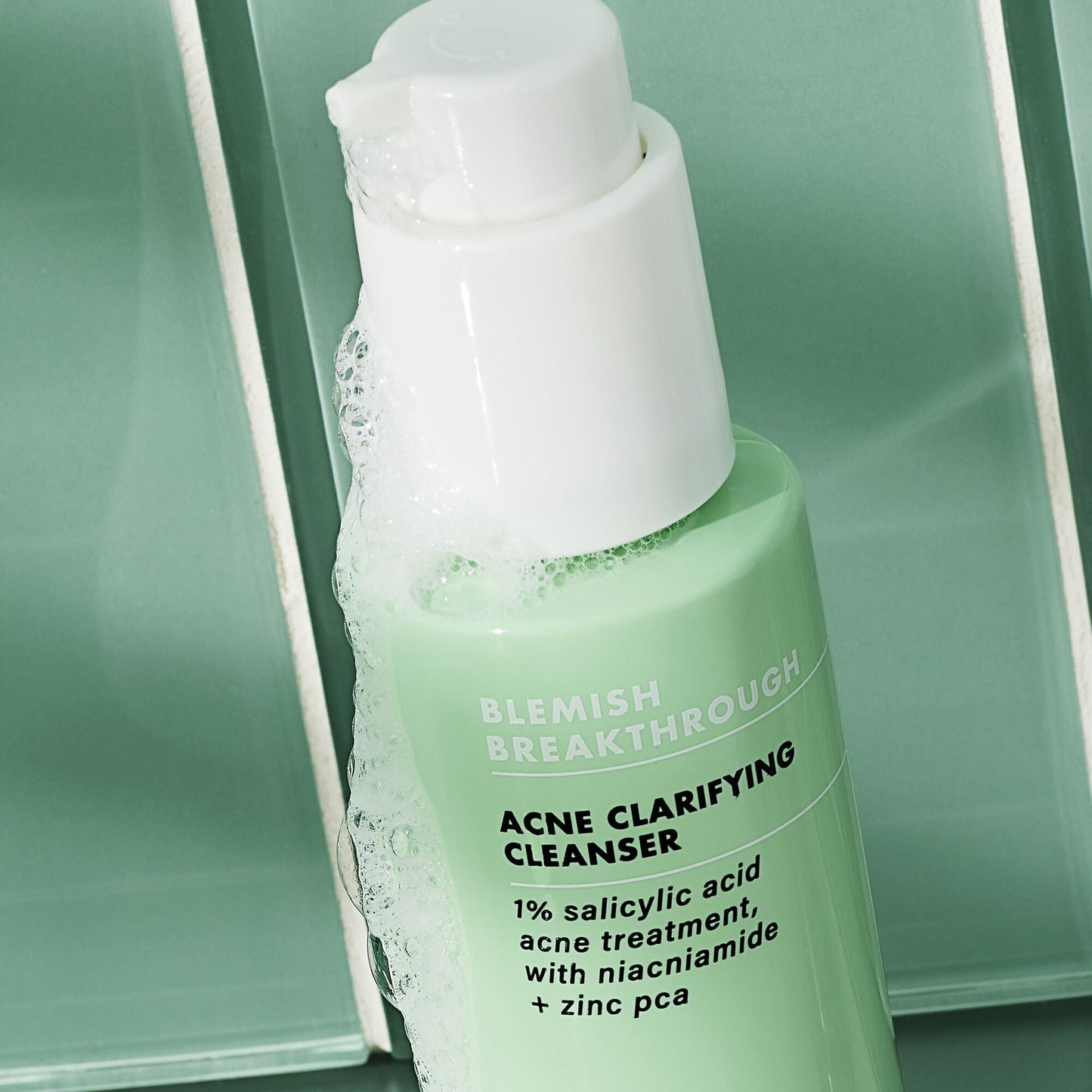 blemish-breakthrough-acne-clarifying-cleanser-o9 02_021622_SL_BT_Cleanser_Back_Lighter_0129_FStack_FINAL_IGF_V2_eb5b7c7b-2de7-4b4a-8d54-43ee3b07523f.jpg
