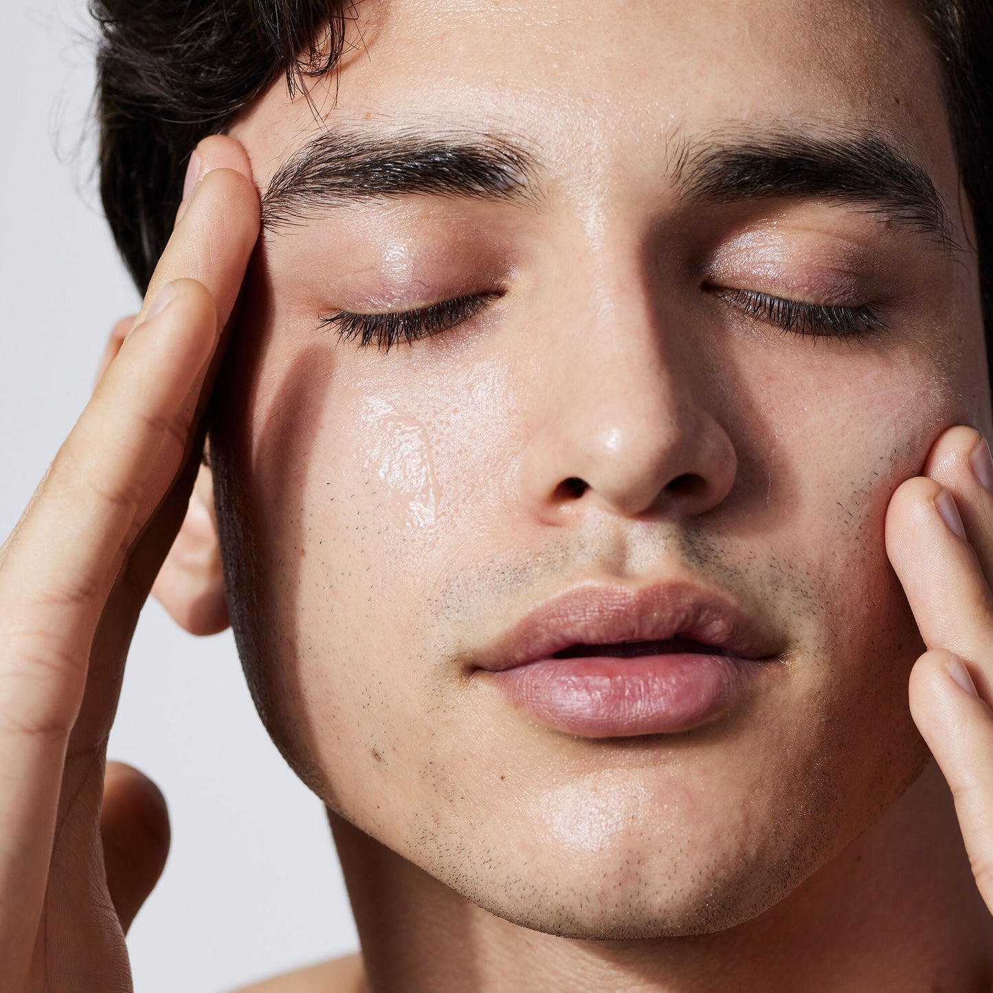 pure-skin-cleanser-v8 040822_Model_Pure-Cleanser_017_RT1-V1_V1_IGF.jpg