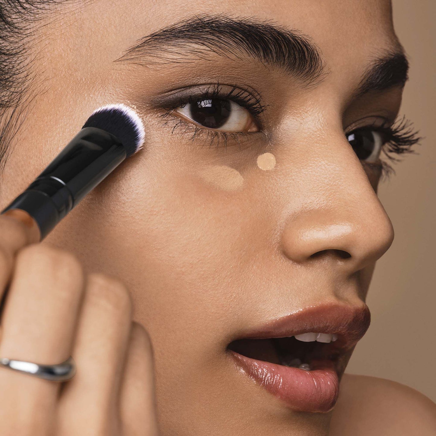 tap-and-blend-concealer-brush-a8 042925_Dipti_SoftGlam_Brushes_App_0044_477_w3QC_IGF.jpg
