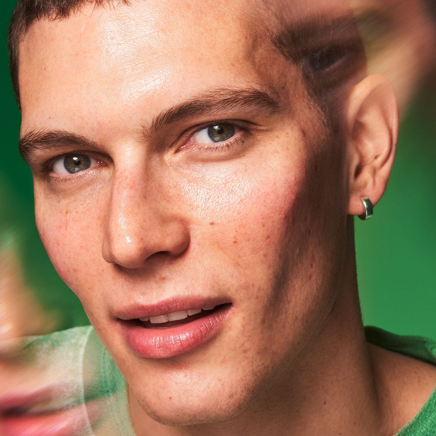 plz-clarify-facial-oil-s7 100924_SKIN_Jean_PlzC_EndLook_0036_v1_RGB_IGF.jpg