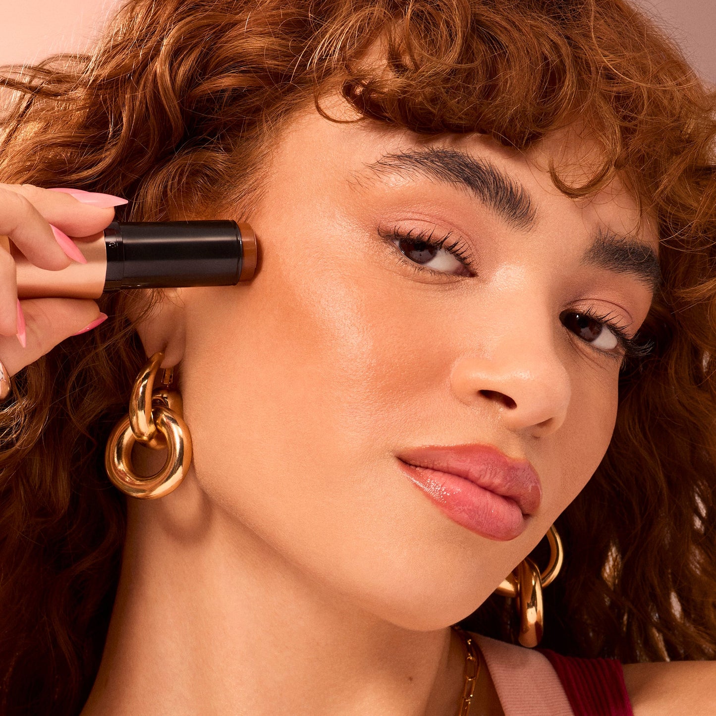 soft-glam-cream-bronzer-r3 102025_Alyssa_SoftGlam_Bronzer-App-2617_w4BQC_IGF_f7596b43-37d2-42a1-ada7-e77863850acf.jpg