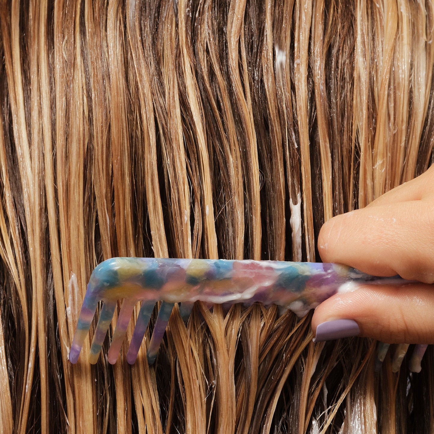 never-thirsty-moisturizing-conditioner-t5 111925_Anna_ThirstyConditioner-Product_1326_w3QC_IGF_1x1_6dab4b19-34a0-47bd-ae64-b0978b2f5084.jpg