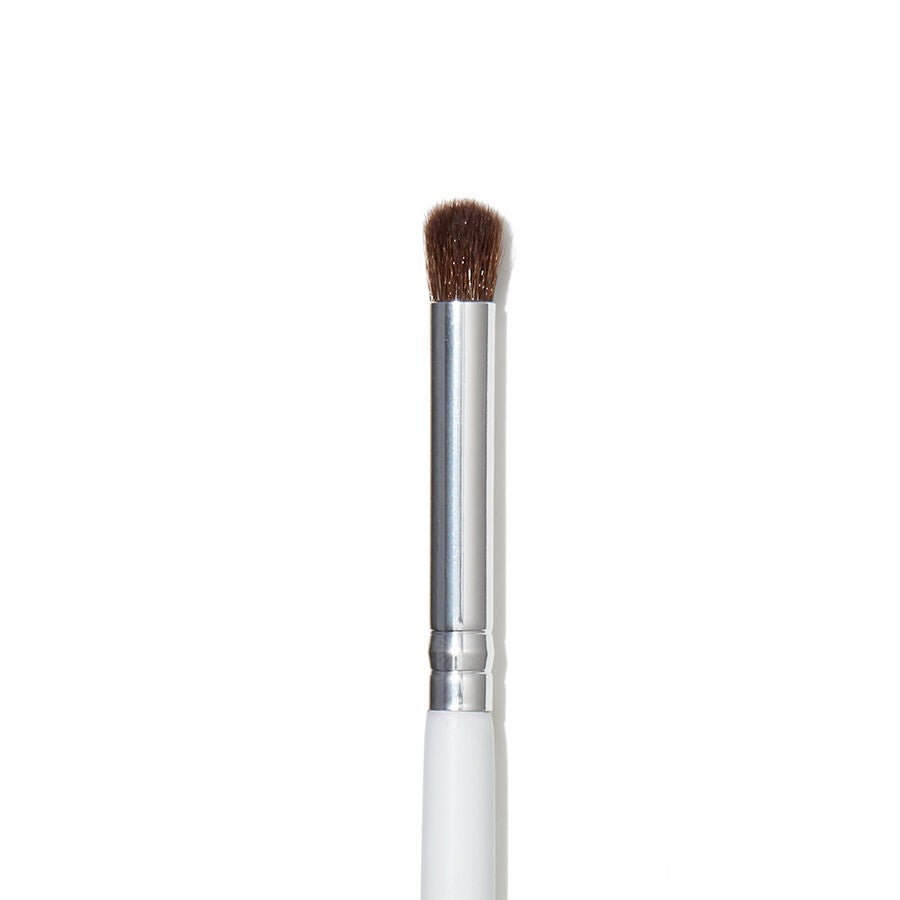 eye-crease-brush-x7 1823_EyeCreaseBrush_Macro.jpg