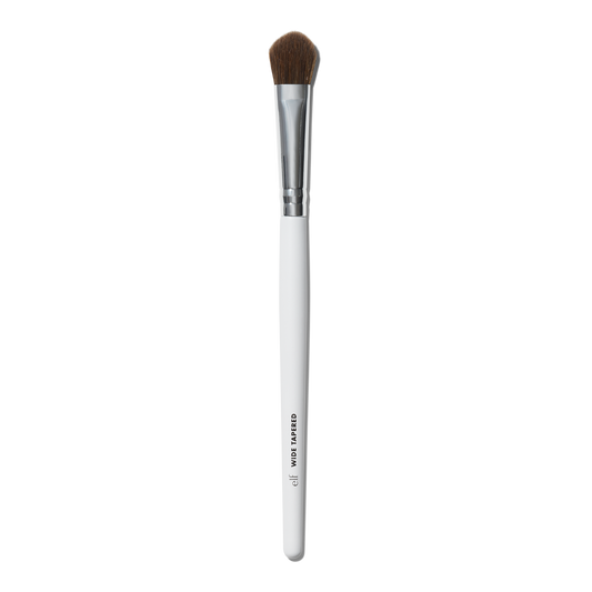 wide-tapered-eyeshadow-brush-q8 21994_OPENA_R.png