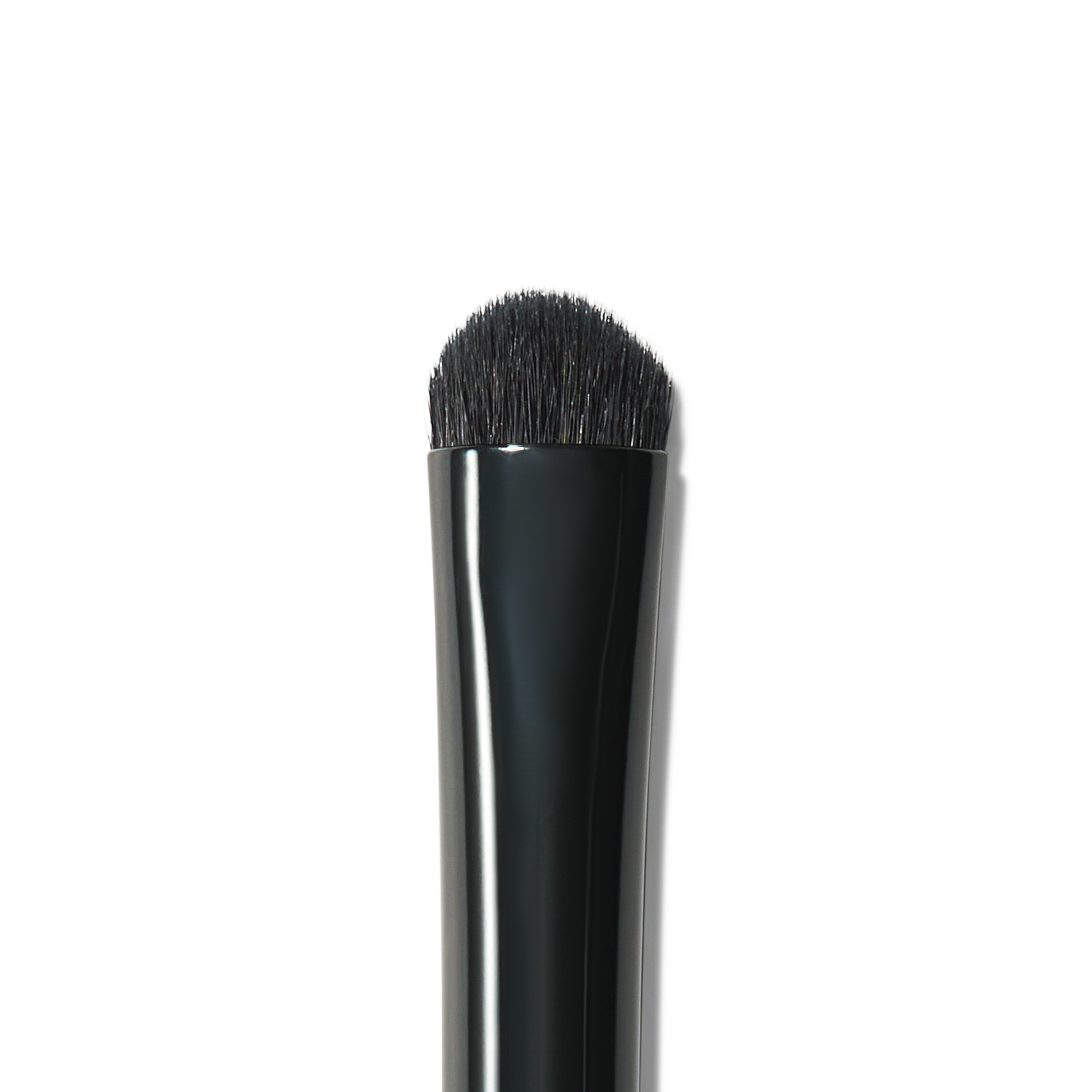 short-smudging-brush-q3 81282_MACRO_R.png