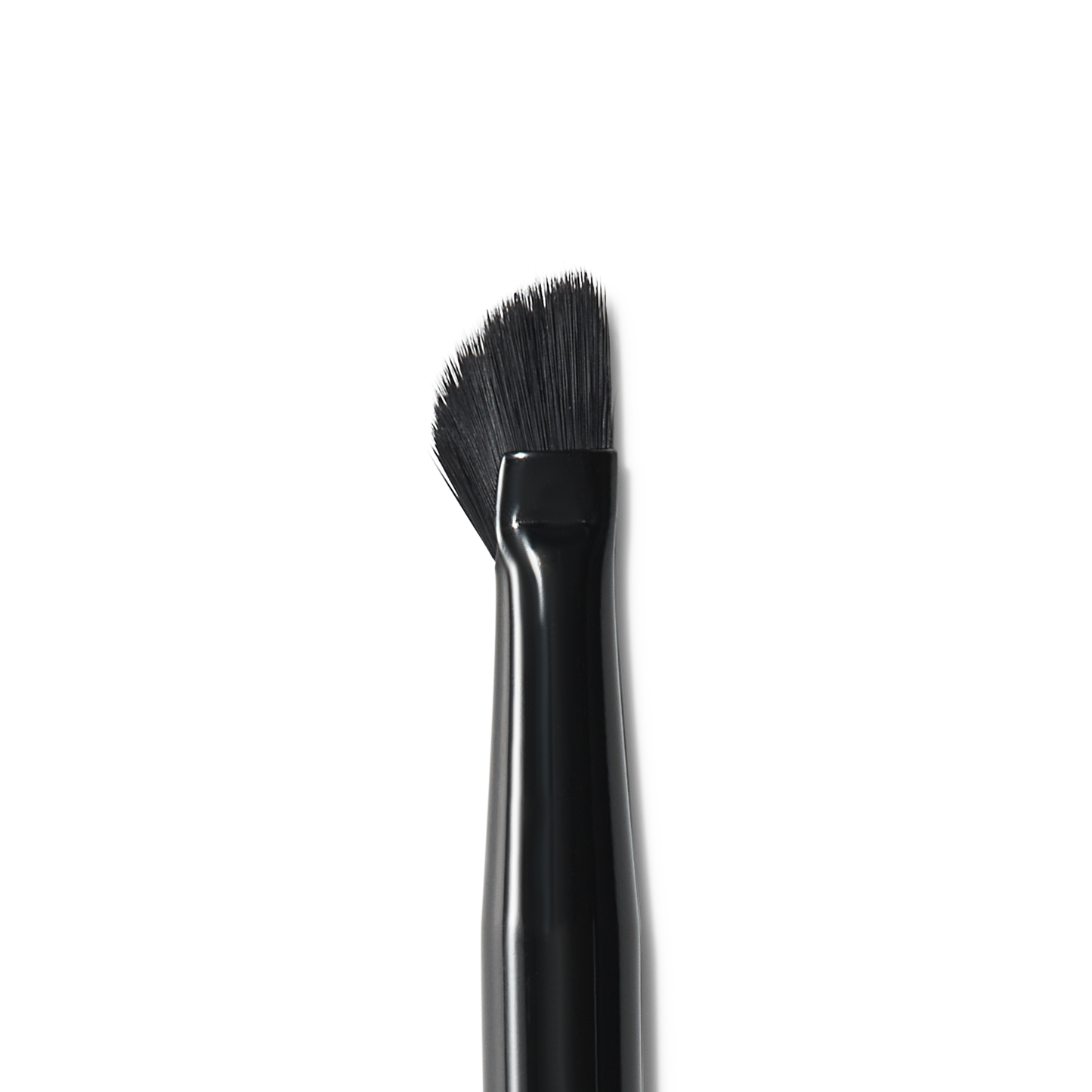 wing-it-liner-brush-d5 84091_MACRO_R.png