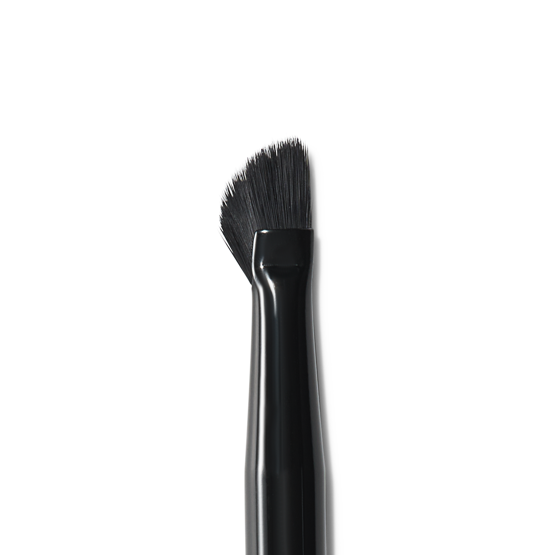 wing-it-liner-brush-d5 84091_MACRO_R.png