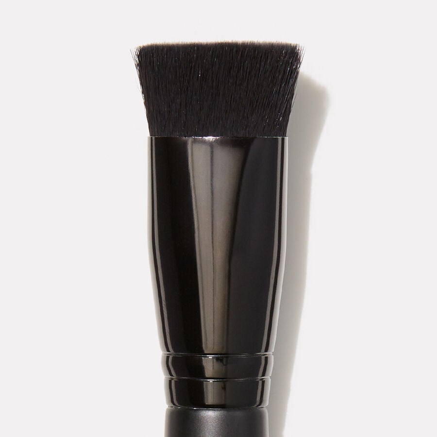 triangular-buffing-foundation-brush-s9 85106_b_TriangularBuffingFoundationBrushwebA.jpg