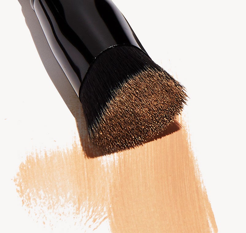 triangular-buffing-foundation-brush-s9 shot.jpg